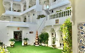 Hotel Jagat Niwas Palace Udaipur